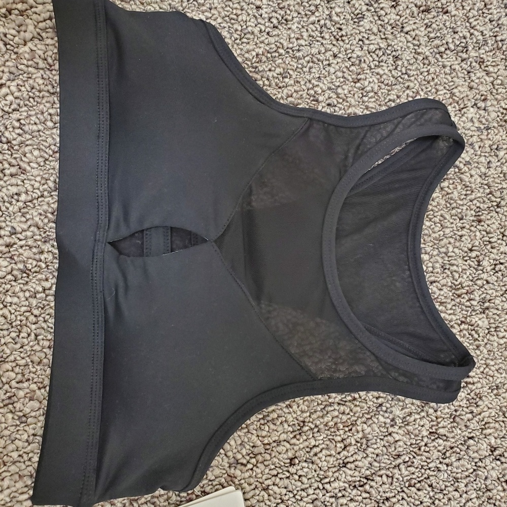 Black sports bra
